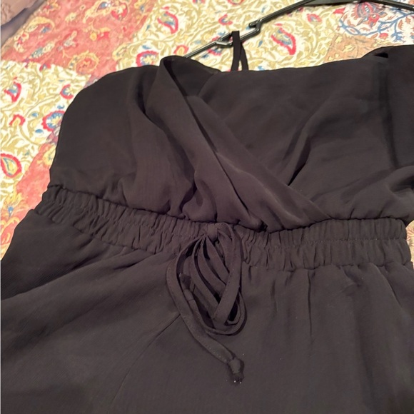 Trixxi Black Flowy Tie-Front Crossover Romper - Picture 7 of 15